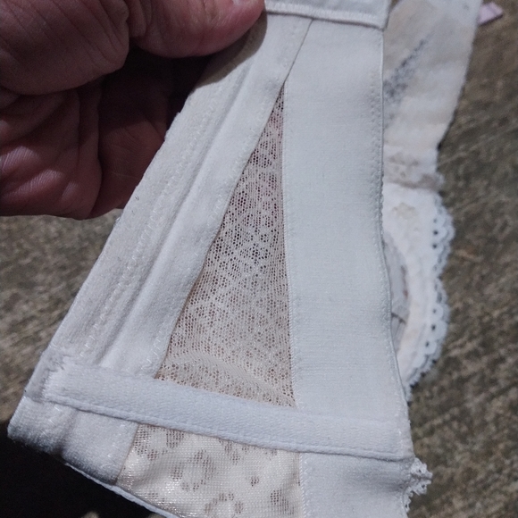 VS Strapless - Picture 2 of 6